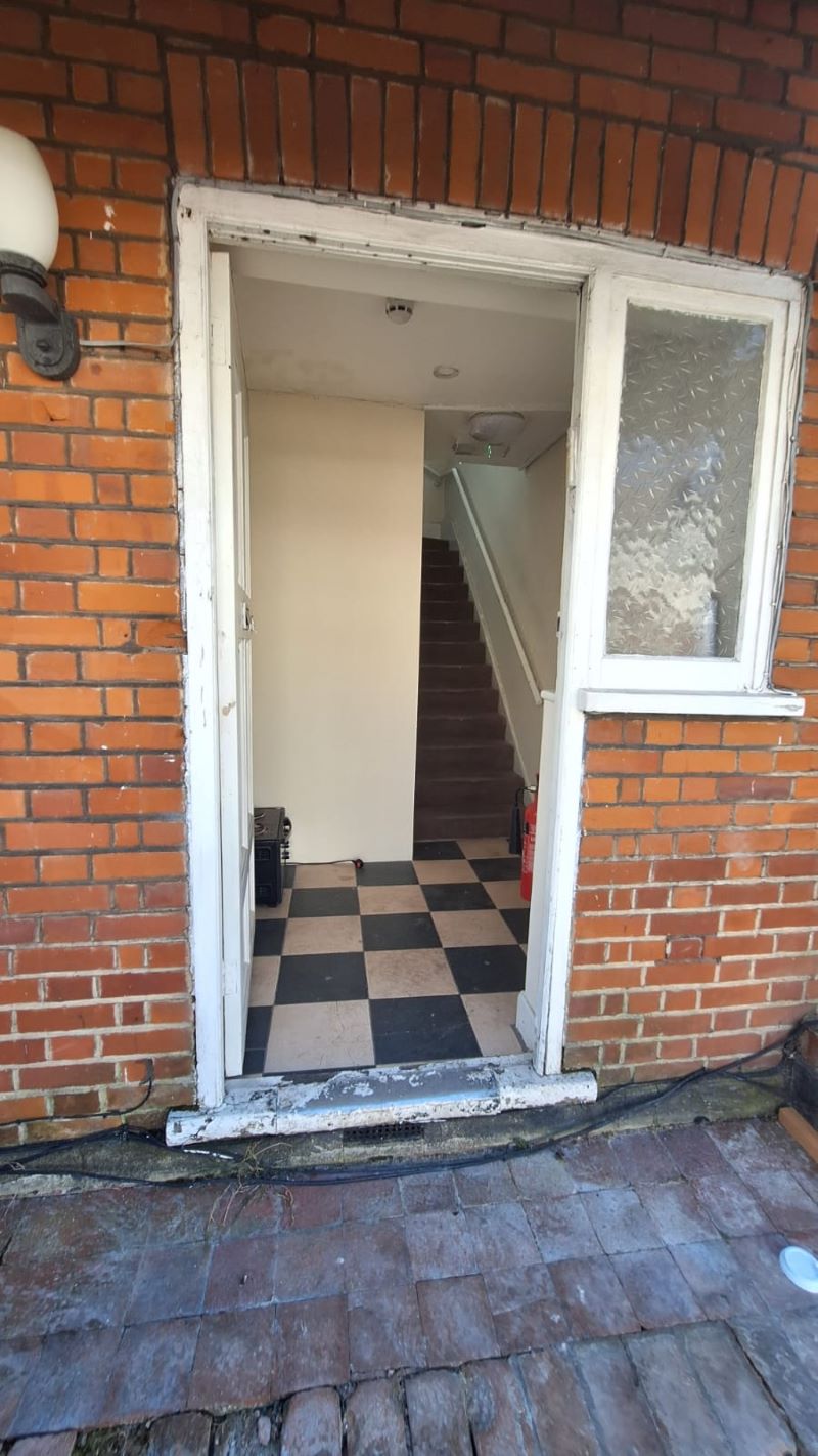 5 Glebe Crescent, Hendon — photo 5 of 7