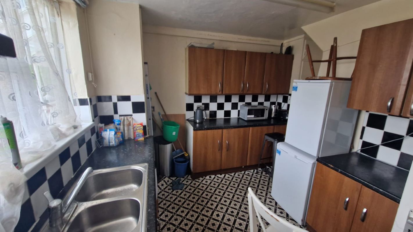 149 Nye Bevan Estate, Hackney — photo 2 of 11