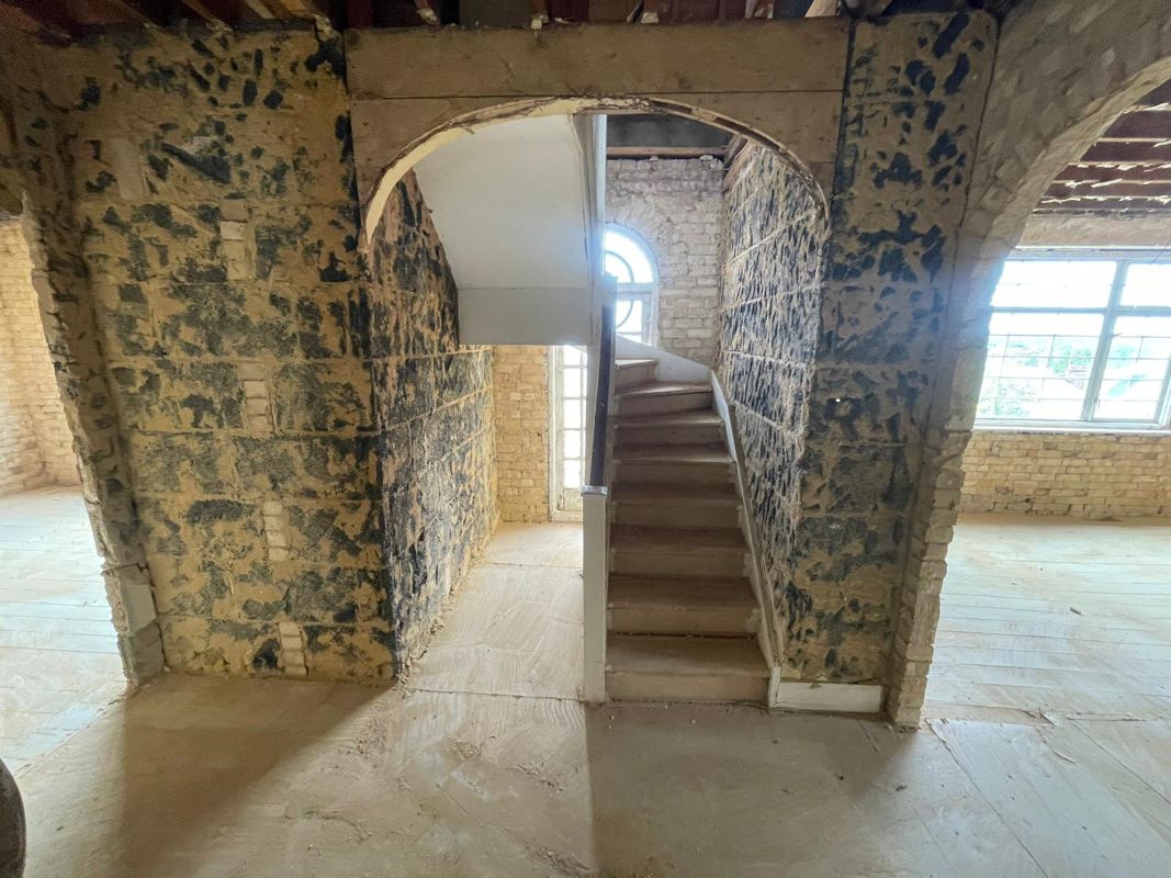 95 West Heath Road, West Hampstead, London, NW3 7TN