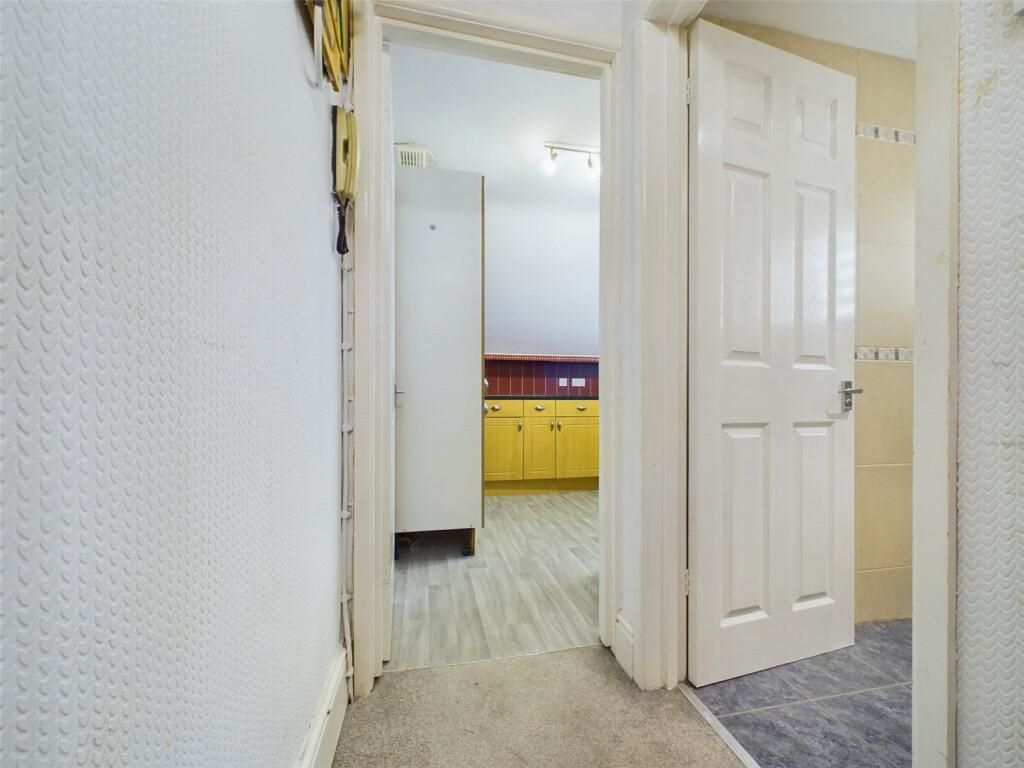 451 Christchurch Road — photo 4 of 9