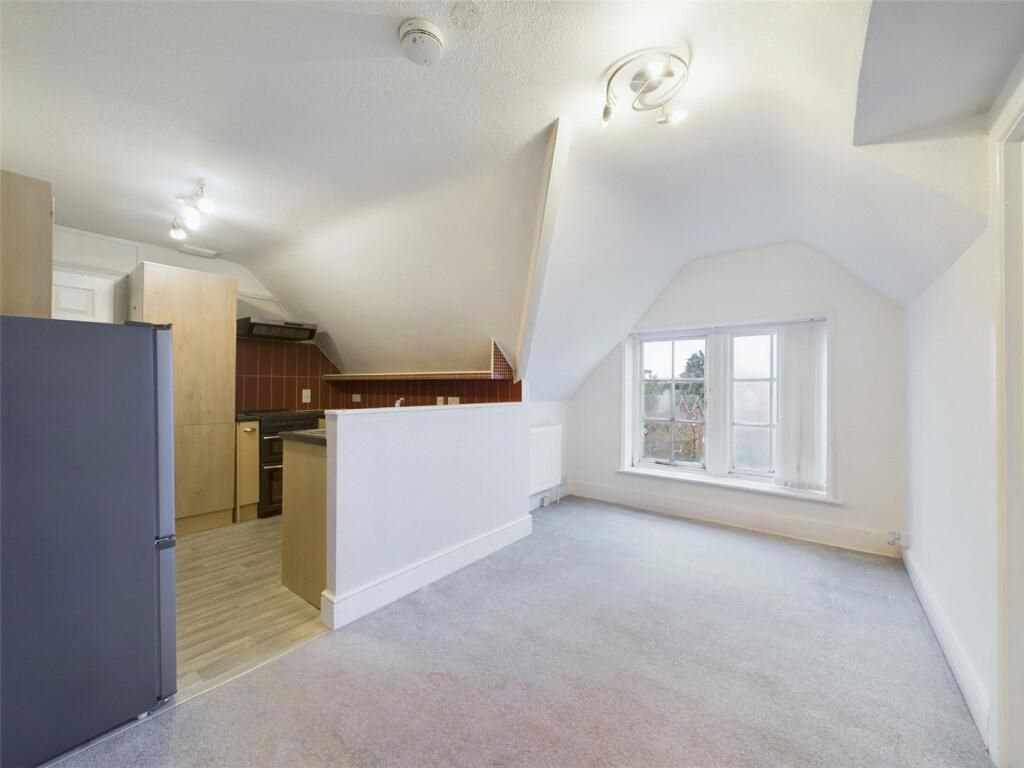 451 Christchurch Road — photo 7 of 9