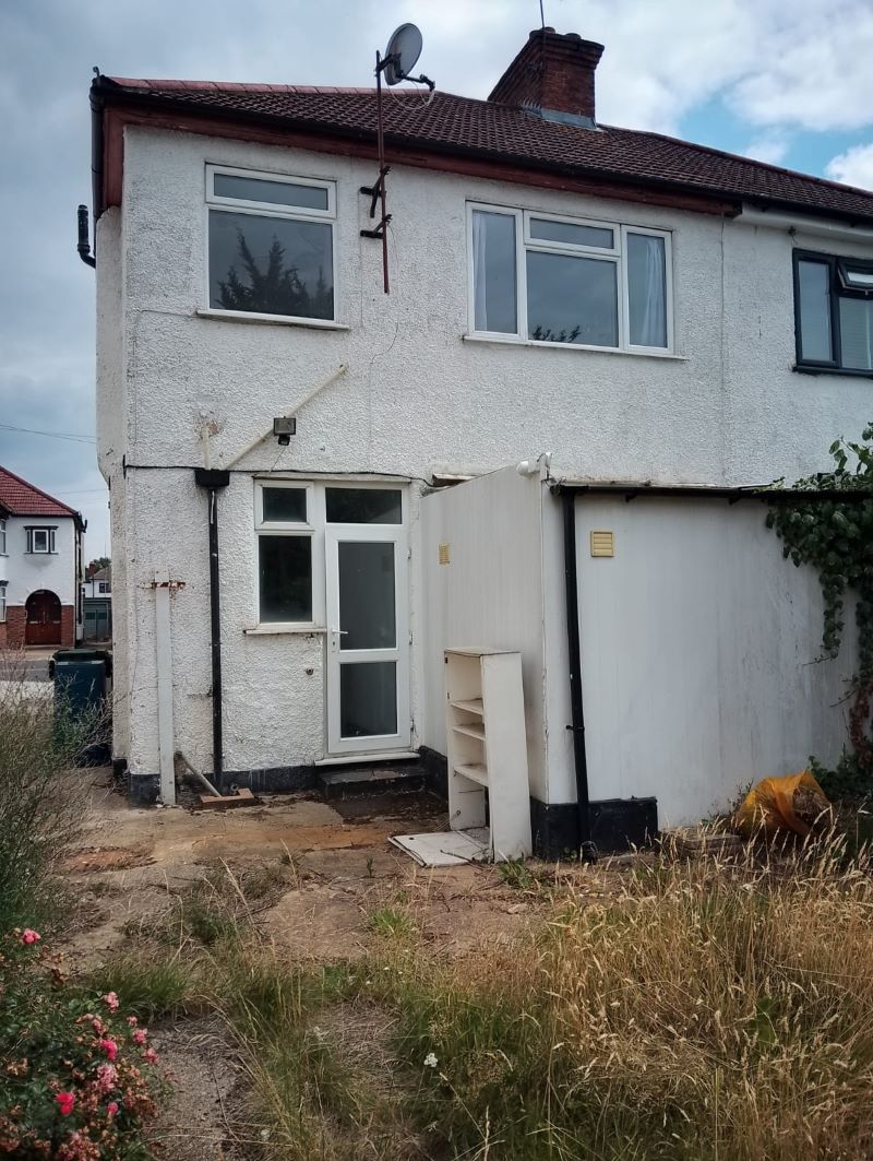 43 Larkfield Avenue, Harrow, Middlesex, HA3 8NQ