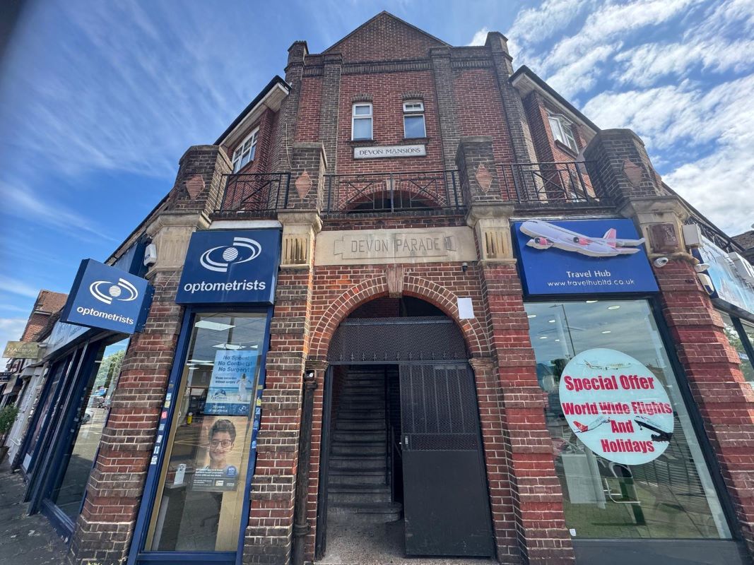 2B Woodcock Hill, Harrow, Middlesex, HA3 0XR