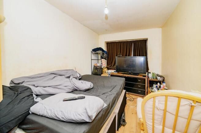 Flat 11 Hilltop Court, Downs Road, Luton, Bedfordshire, LU1 1QE