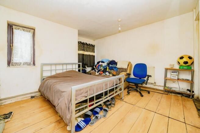 Flat 11 Hilltop Court, Downs Road, Luton, Bedfordshire, LU1 1QE