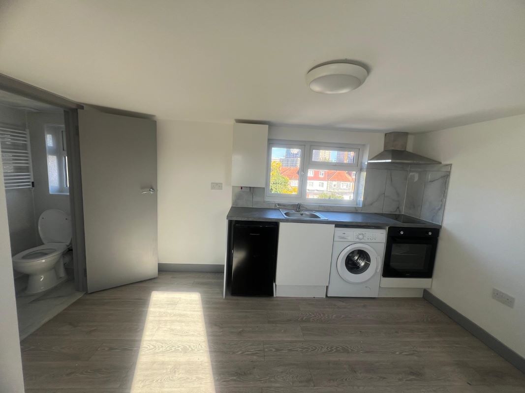 5 Weald Lane, Harrow, Middlesex, HA3 5EU