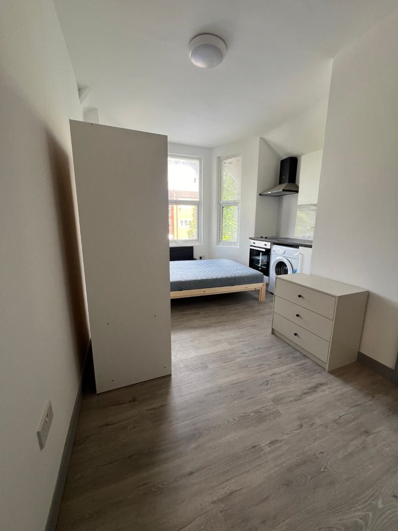 5 Weald Lane, Harrow, Middlesex, HA3 5EU