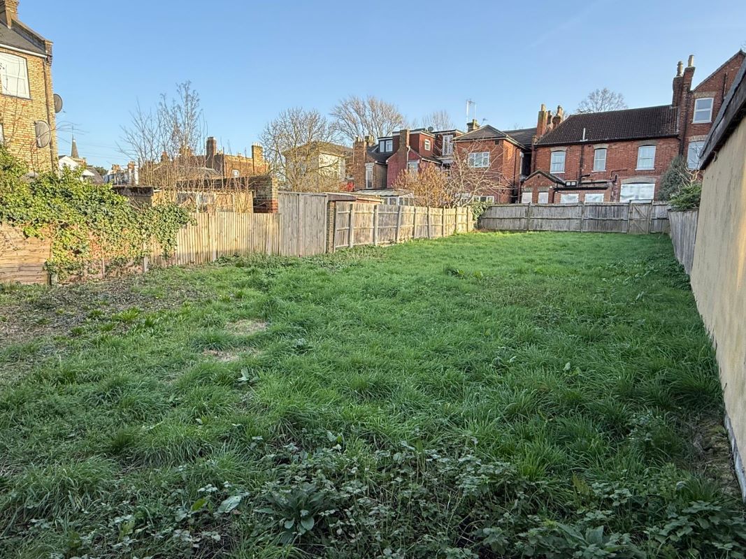 Land at the Rear of 125 Friern Barnet Road, Friern Barnet, London, Barnet, N11 3DY