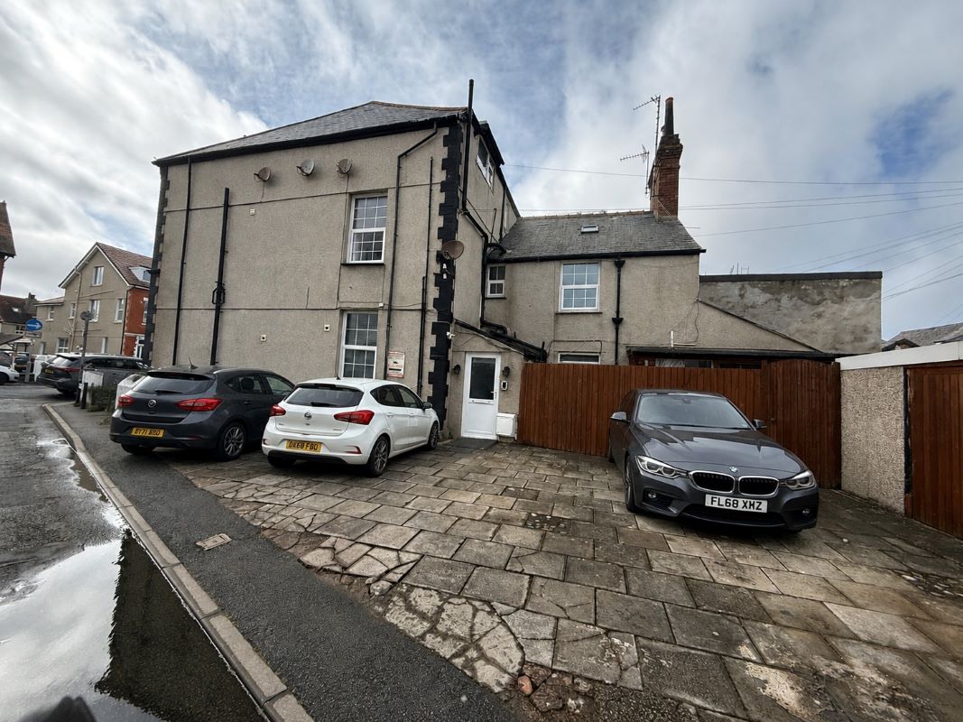 43 Caroline Road, Llandudno, Conwy, LL30 2TY