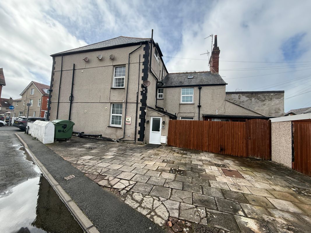 43 Caroline Road, Llandudno, Conwy, LL30 2TY