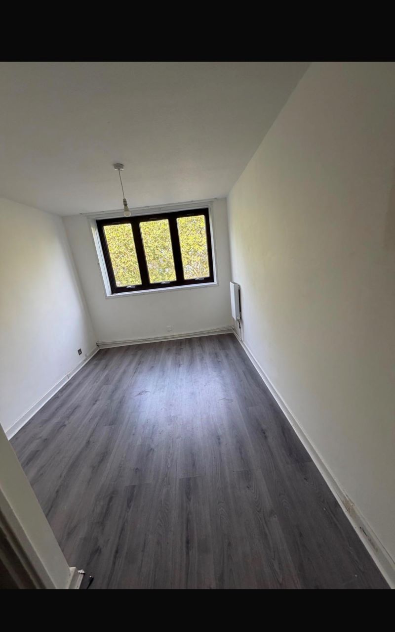 35 Tavistock Crescent — photo 4 of 7
