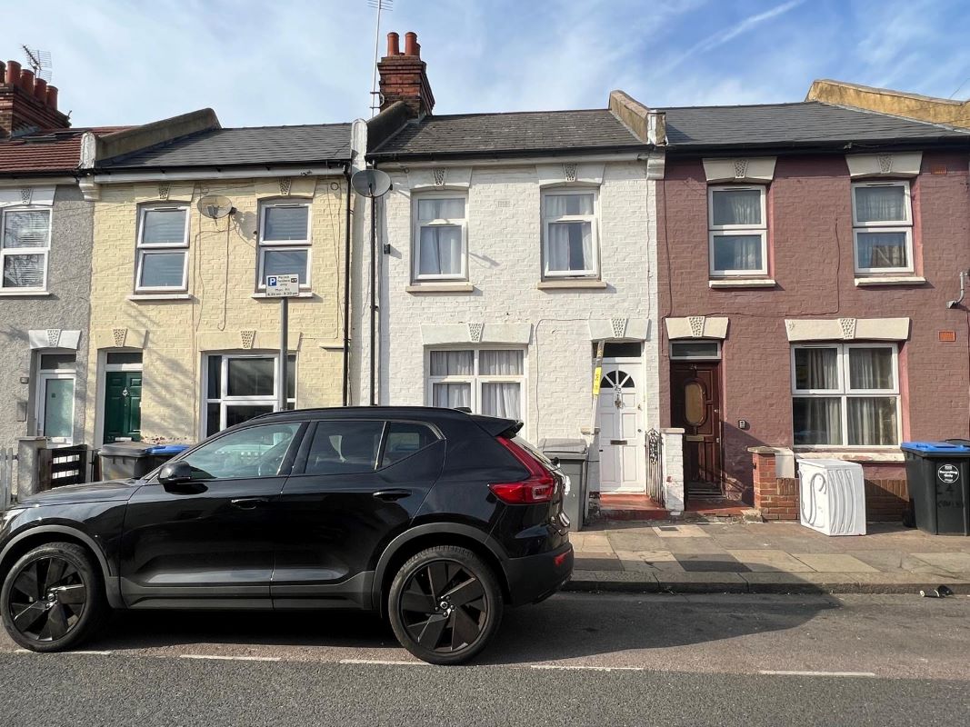 23 Conley Road, Willesden — photo 1 of 6