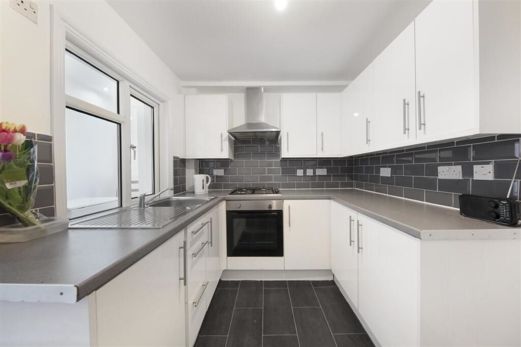 23 Conley Road, Willesden — photo 4 of 6
