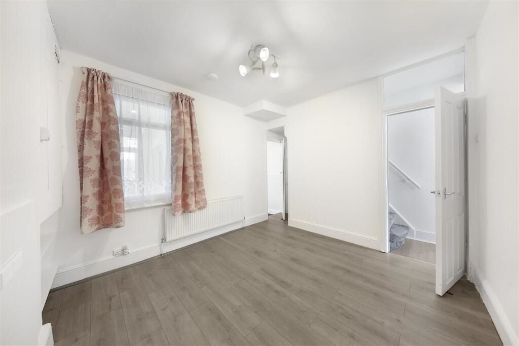 23 Conley Road, Willesden — photo 6 of 6