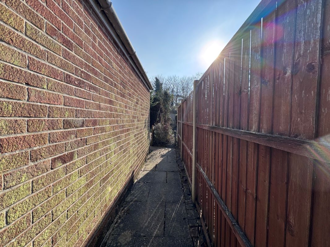 8 Crome Walk, Lowestoft, Suffolk, NR32 4NF