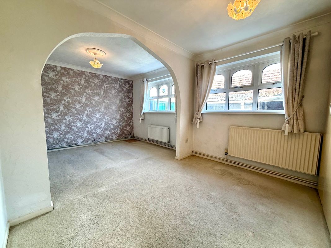 30 Cranleigh Road, Lowestoft, Suffolk, NR33 7EX