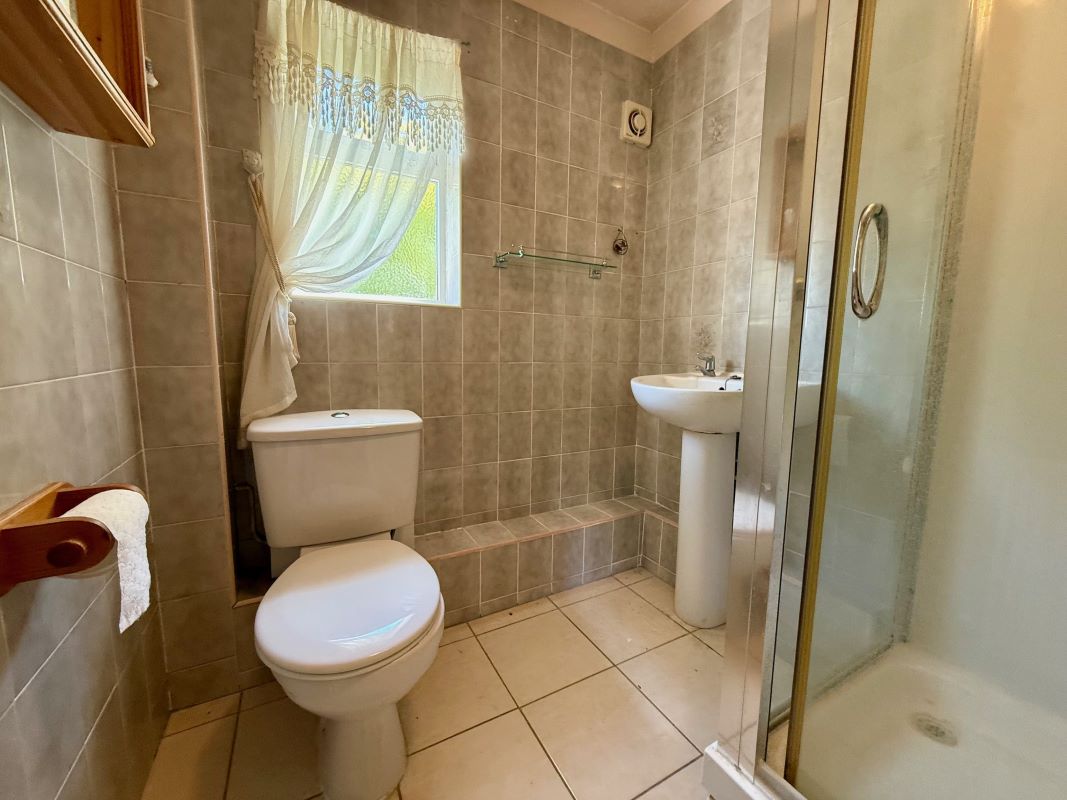 Rosebank, 70 Salhouse Road, Little Plumstead, Norwich, Norfolk, NR13 5HX