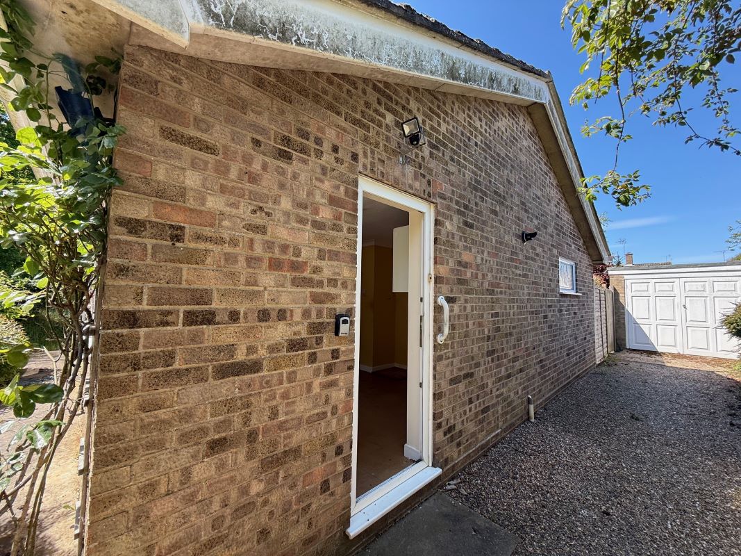 Rosebank, 70 Salhouse Road, Little Plumstead, Norwich, Norfolk, NR13 5HX