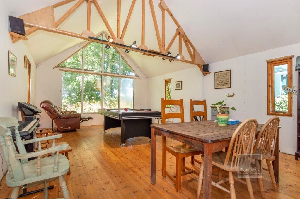 High Common Cottage, Wymondham Road, Wreningham, Norwich, Norfolk, NR16 1AY