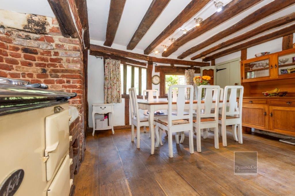 High Common Cottage, Wymondham Road, Wreningham, Norwich, Norfolk, NR16 1AY