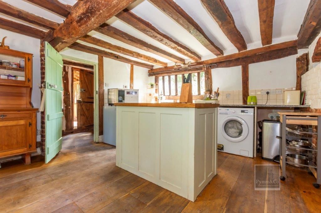 High Common Cottage, Wymondham Road, Wreningham, Norwich, Norfolk, NR16 1AY