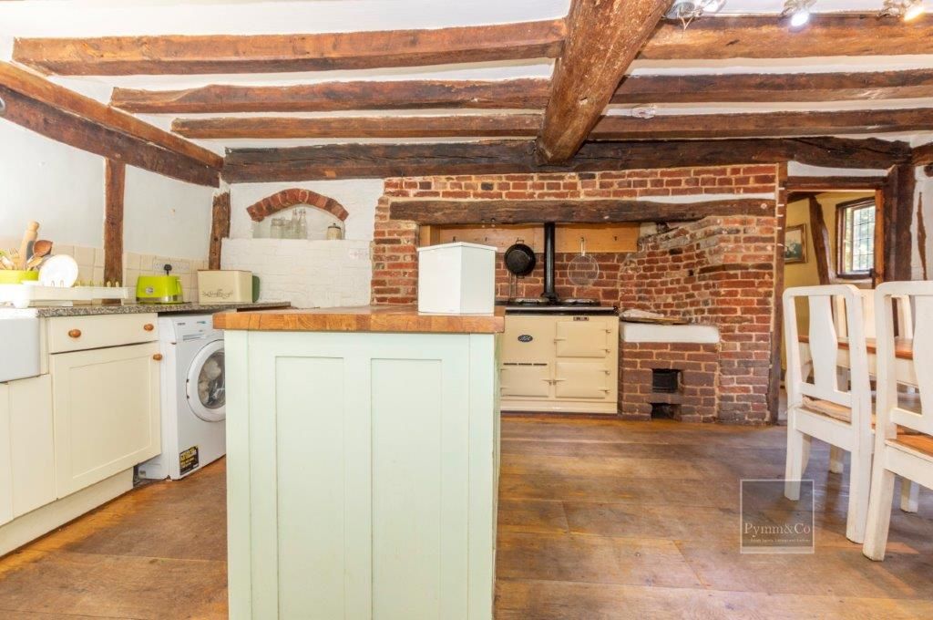 High Common Cottage, Wymondham Road, Wreningham, Norwich, Norfolk, NR16 1AY