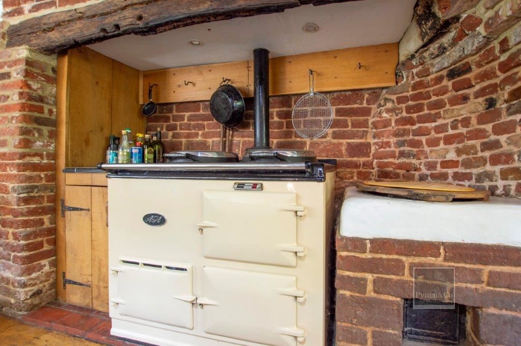 High Common Cottage, Wymondham Road, Wreningham, Norwich, Norfolk, NR16 1AY