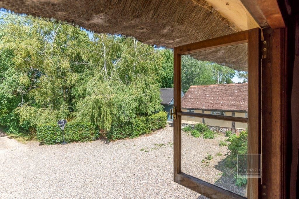 High Common Cottage, Wymondham Road, Wreningham, Norwich, Norfolk, NR16 1AY