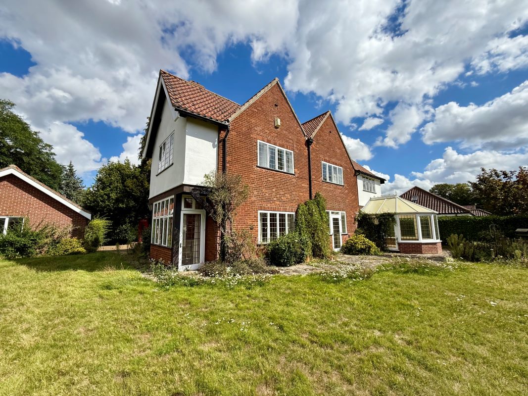 10 Strumpshaw Road, Brundall, Norwich, Norfolk, NR13 5PA