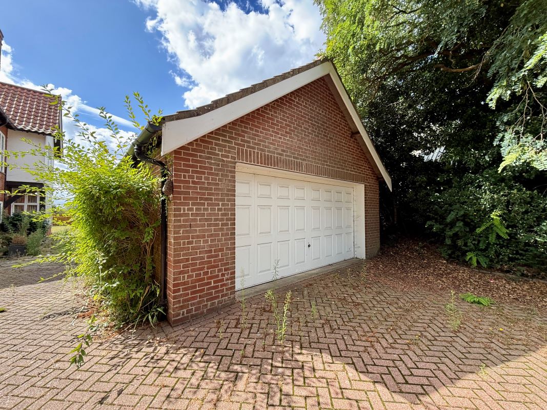 10 Strumpshaw Road, Brundall, Norwich, Norfolk, NR13 5PA