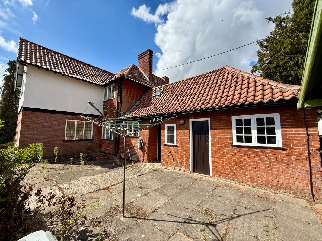 10 Strumpshaw Road, Brundall, Norwich, Norfolk, NR13 5PA