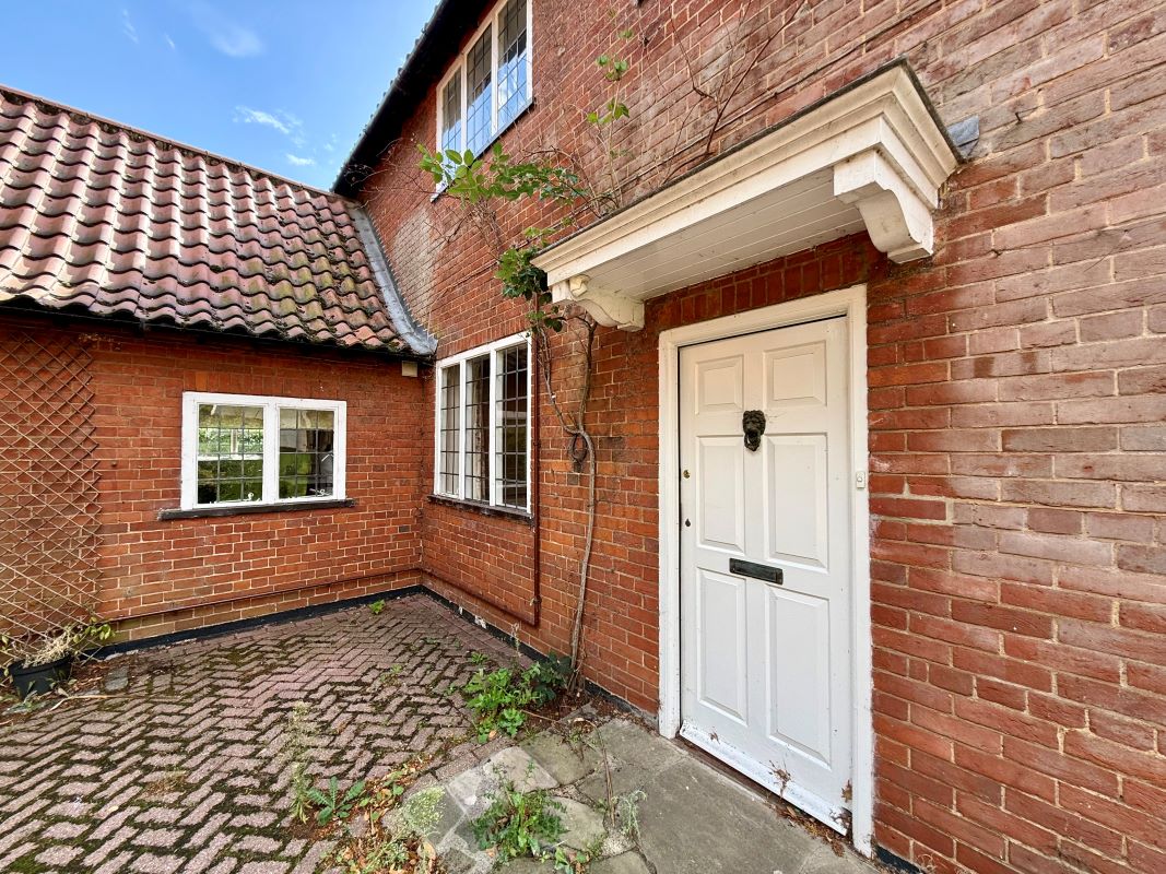 10 Strumpshaw Road, Brundall, Norwich, Norfolk, NR13 5PA