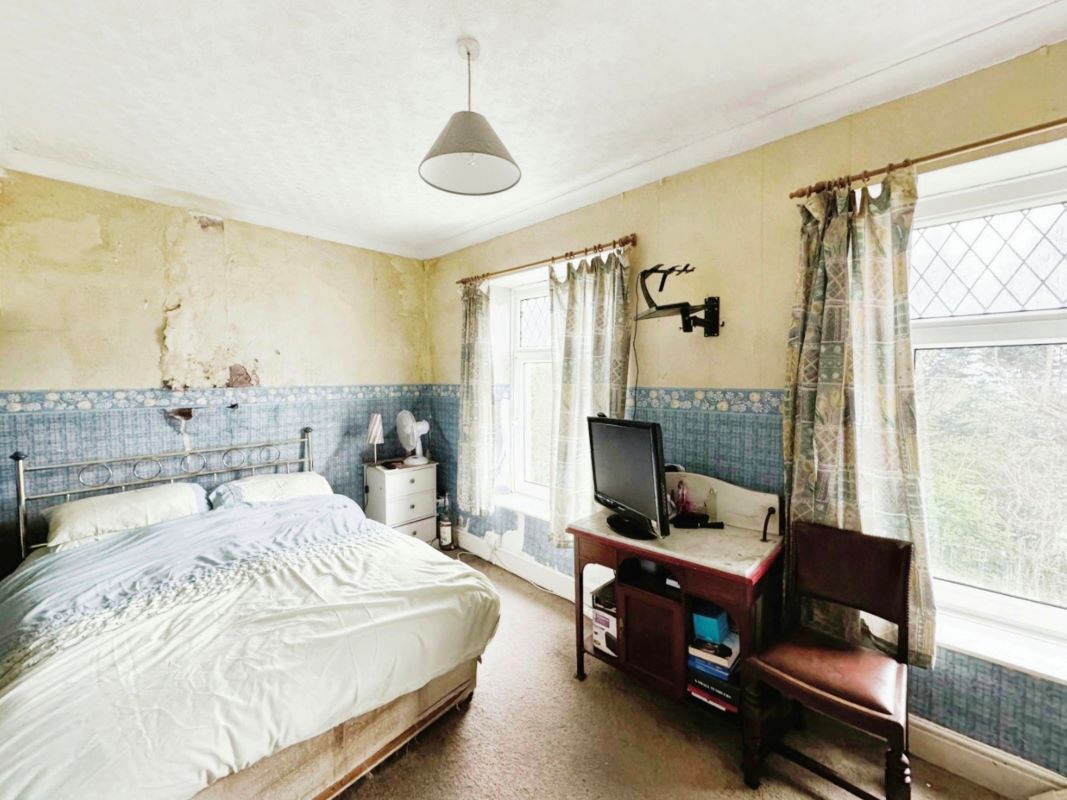 20 Heol Y Bryn, Upper Tumble, Llanelli, Dyfed, SA14 6DP