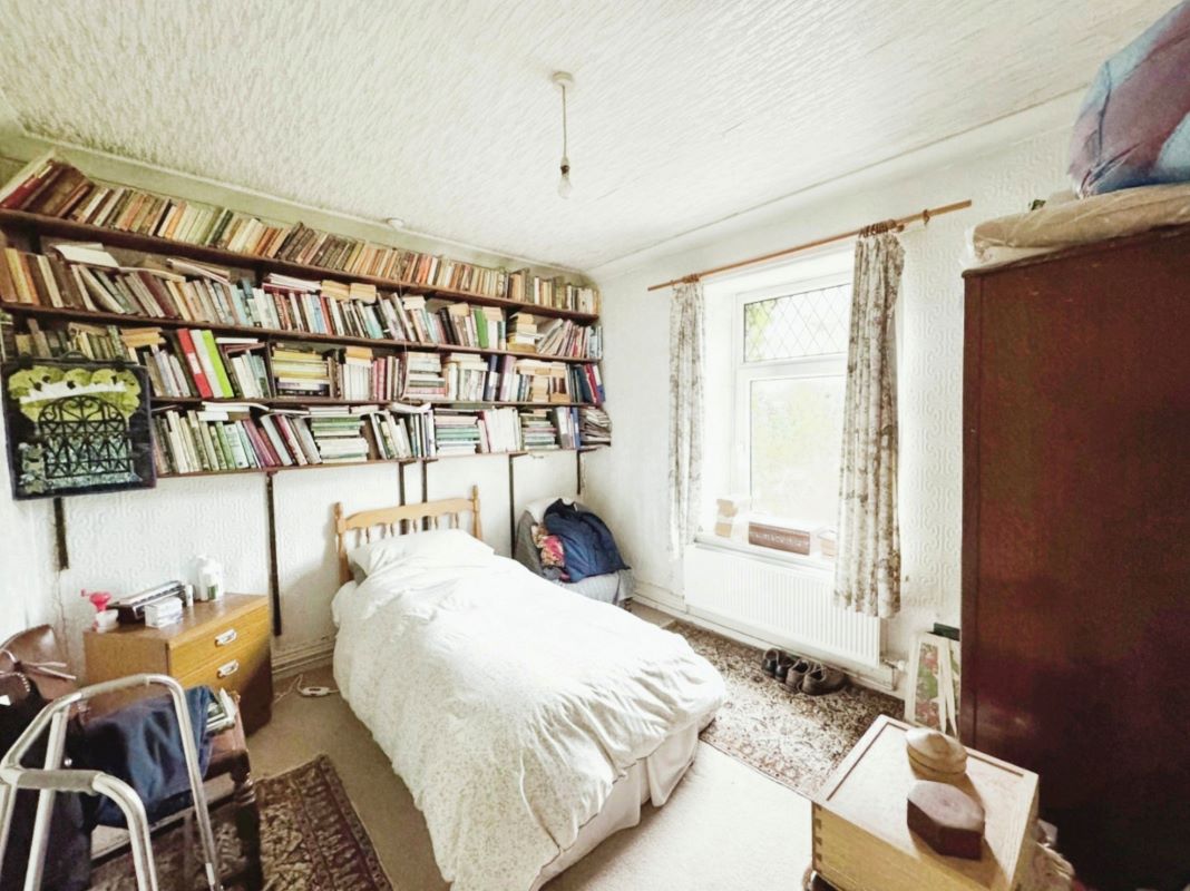 20 Heol Y Bryn, Upper Tumble, Llanelli, Dyfed, SA14 6DP