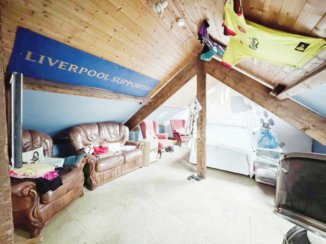 20 Heol Y Bryn, Upper Tumble, Llanelli, Dyfed, SA14 6DP