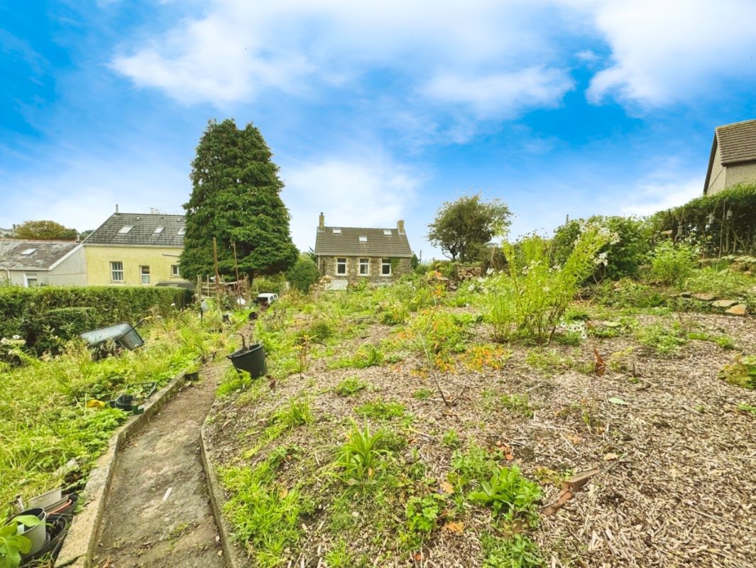 20 Heol Y Bryn, Upper Tumble, Llanelli, Dyfed, SA14 6DP