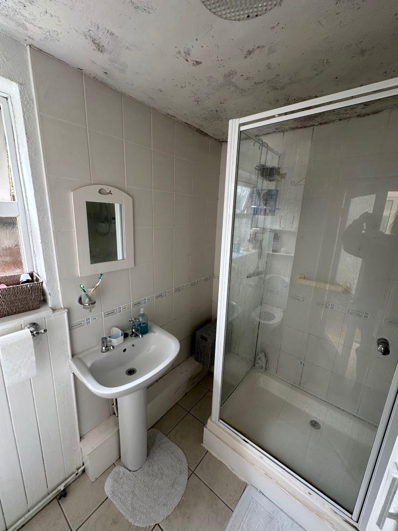 71 Cwmfelin Road, Llanelli, Dyfed, SA14 9LS