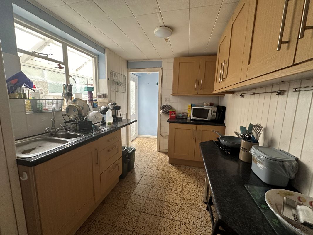 71 Cwmfelin Road, Llanelli, Dyfed, SA14 9LS