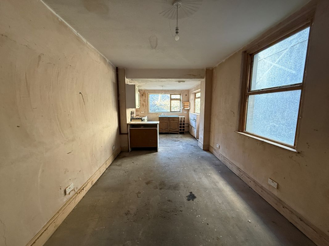 39 Rhyddings Park Road, Brynmill, Swansea, West Glamorgan, SA2 0AF