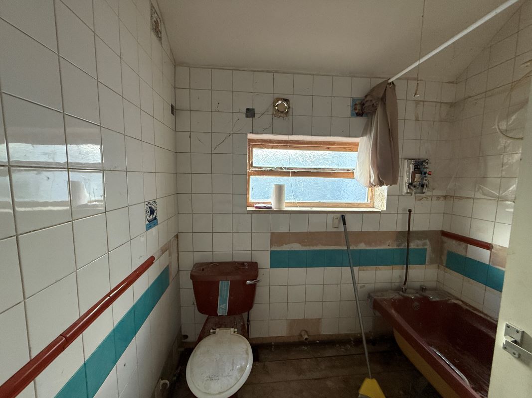 39 Rhyddings Park Road, Brynmill, Swansea, West Glamorgan, SA2 0AF