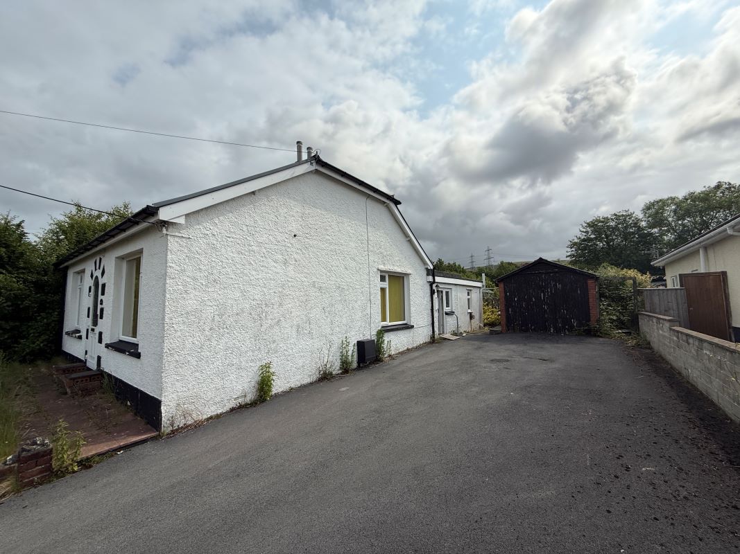 92 Glynhir Road, Pontarddulais, Swansea, West Glamorgan, SA4 8PU