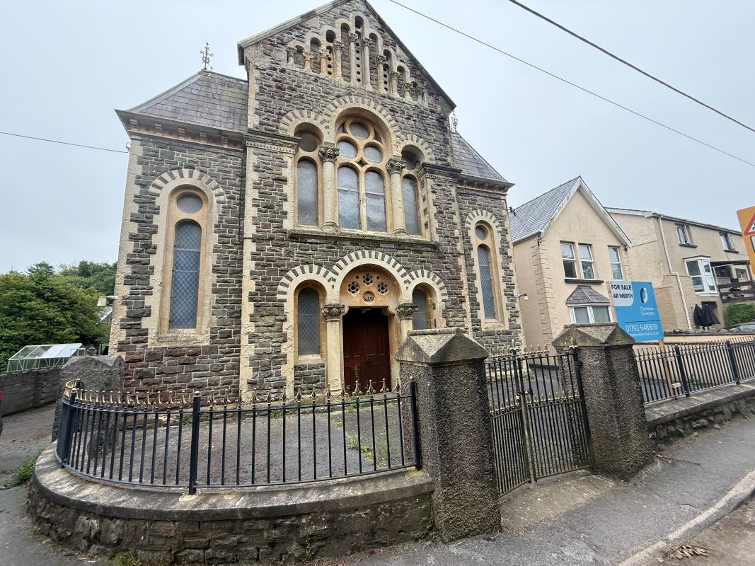 11 Eva Terrace, Ferryside, Dyfed, SA17 5TD