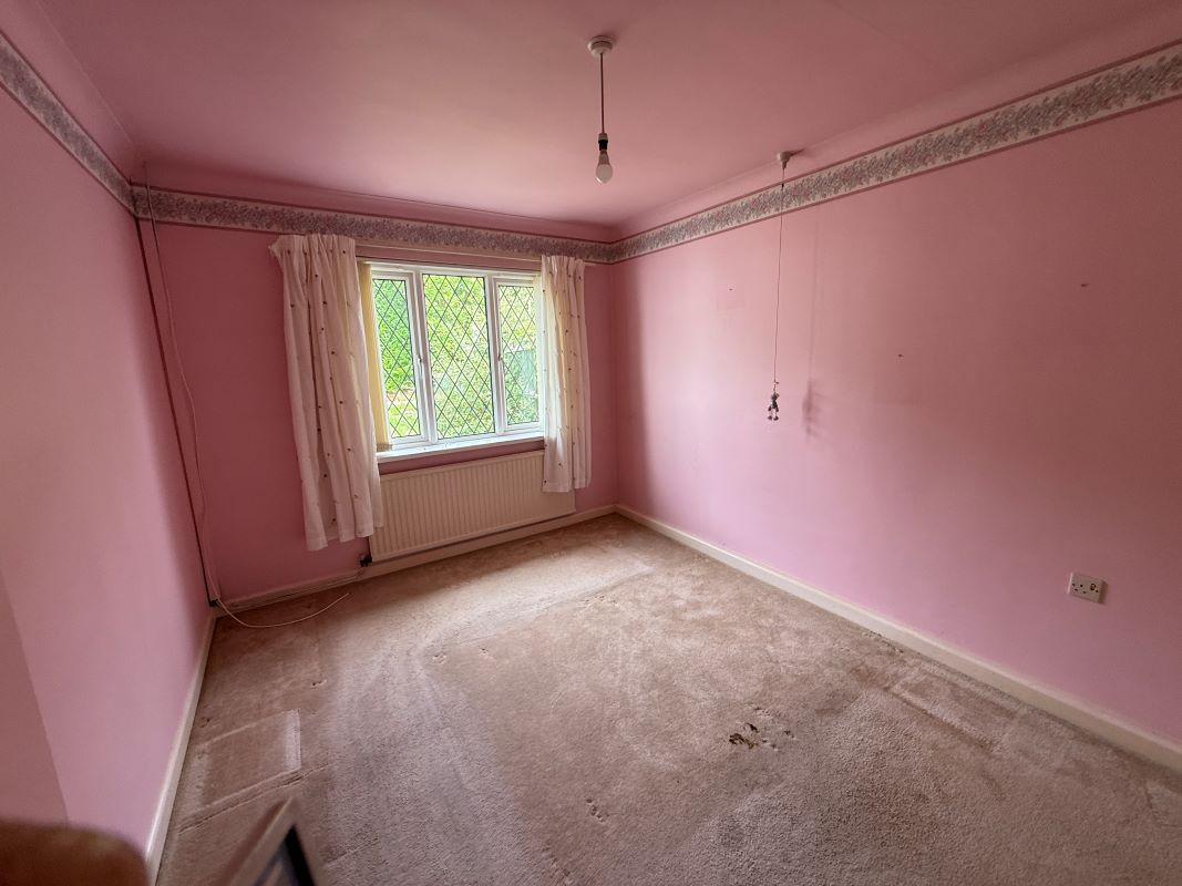 3 Dwynant, Pontyates, Llanelli, Dyfed, SA15 5RY