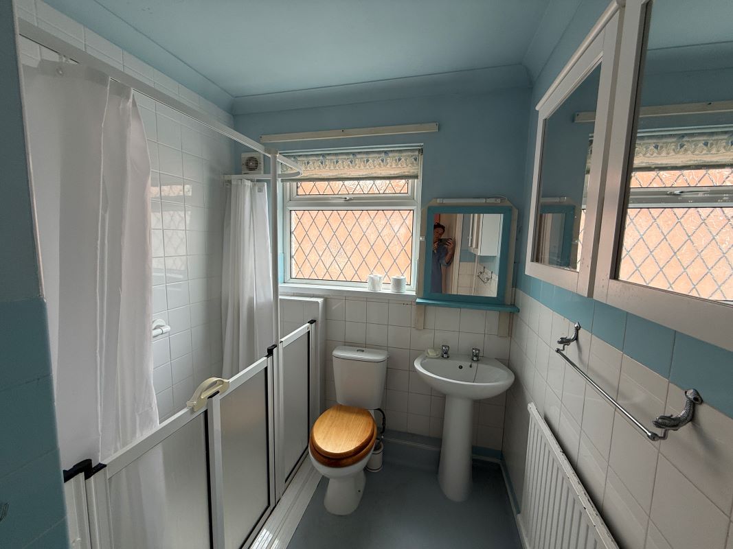 3 Dwynant, Pontyates, Llanelli, Dyfed, SA15 5RY