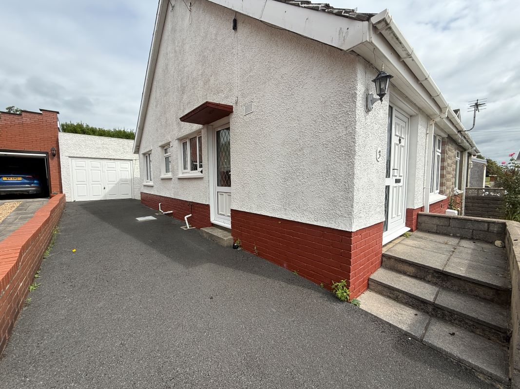 3 Dwynant, Pontyates, Llanelli, Dyfed, SA15 5RY