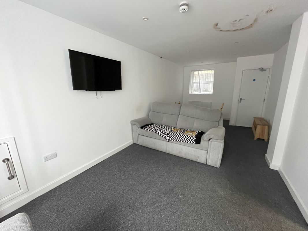 68 Pentreguinea Road, St. Thomas, Swansea, West Glamorgan, SA1 8DL