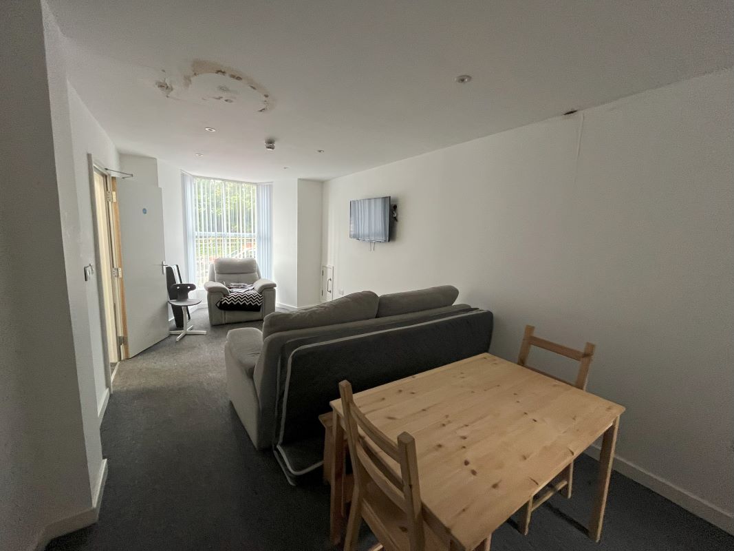 68 Pentreguinea Road, St. Thomas, Swansea, West Glamorgan, SA1 8DL