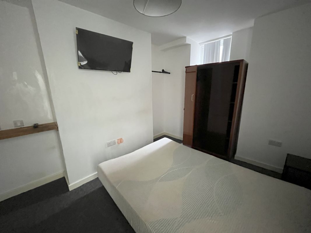 68 Pentreguinea Road, St. Thomas, Swansea, West Glamorgan, SA1 8DL