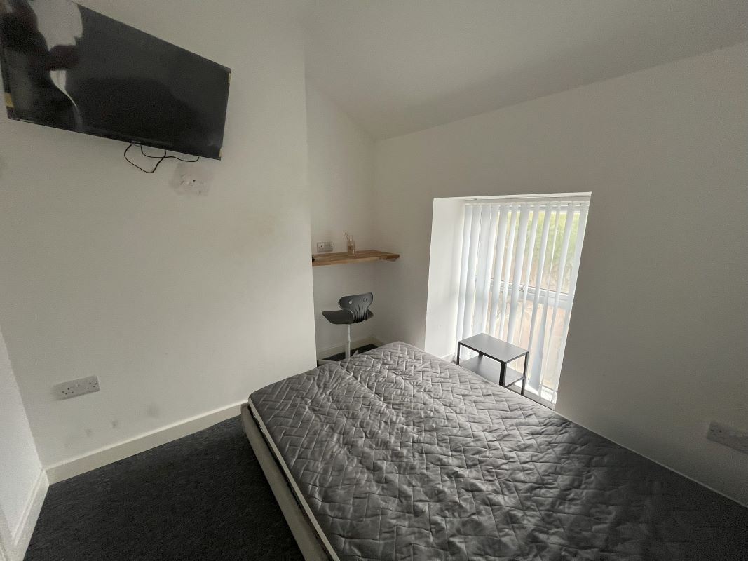 68 Pentreguinea Road, St. Thomas, Swansea, West Glamorgan, SA1 8DL