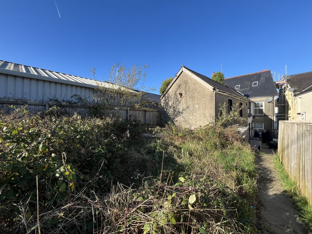 Walsall Cottage, Pentre Road, St. Clears, Carmarthen, Dyfed, SA33 4LR